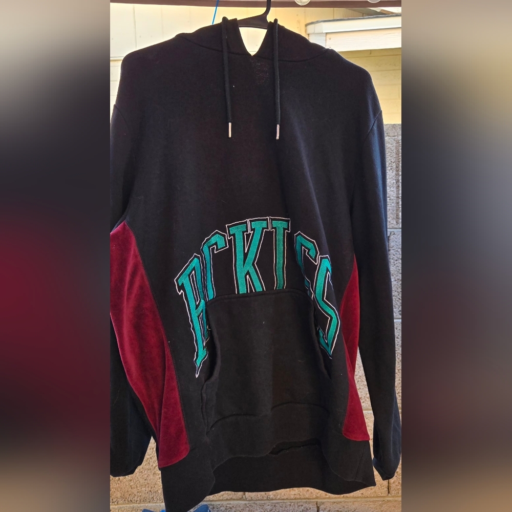 Young & Reckless OG Y2K Men's Black Hoodie, Sz Med. Excellent Condition.